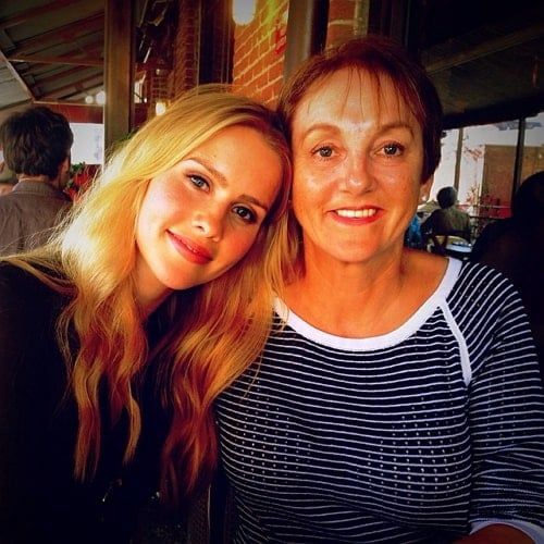 claire holt mutter