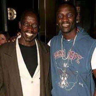 Akon Vater